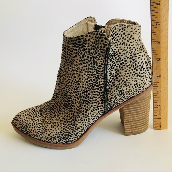 MIA Tracee Animal Print Booties - Picture 15 of 16